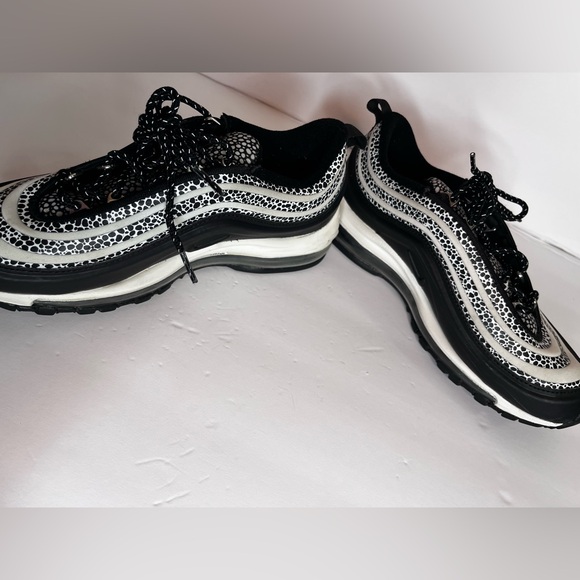 Women Nike air max 97 SE running shoes - Picture 11 of 12